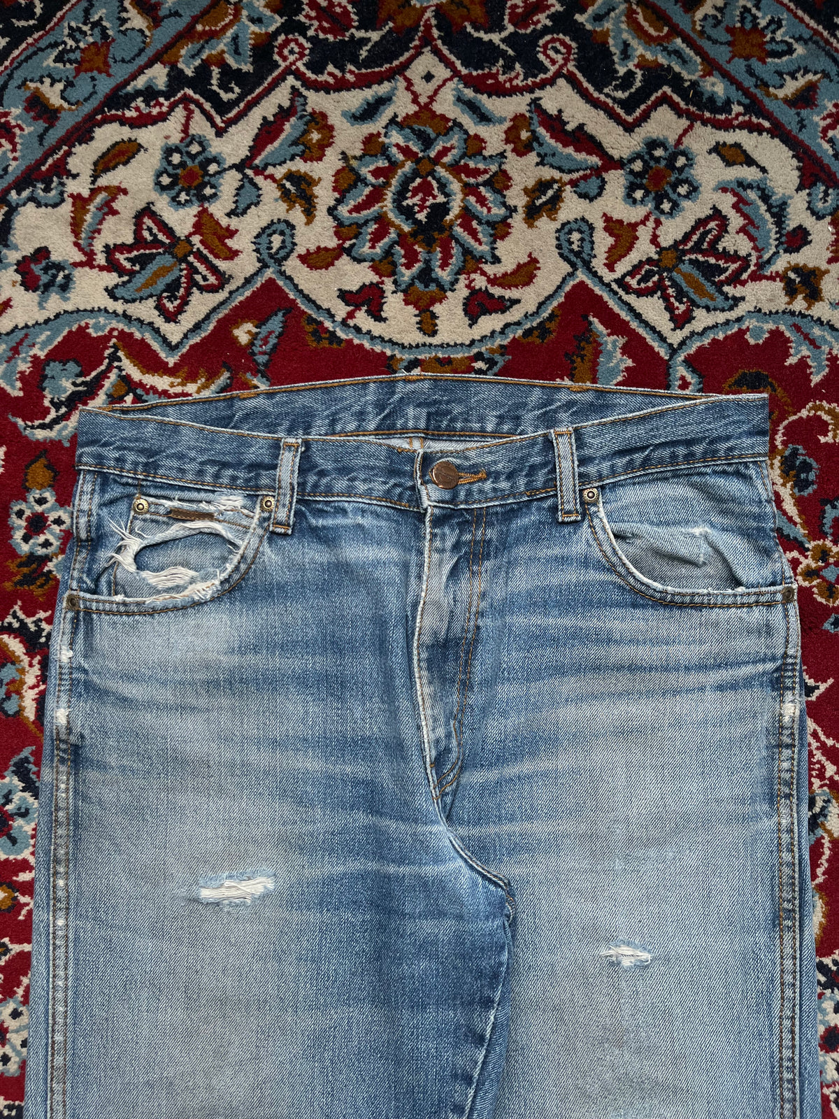 Vintage Wrangler Distressed Light Washed Straight Fit Jeans - 32