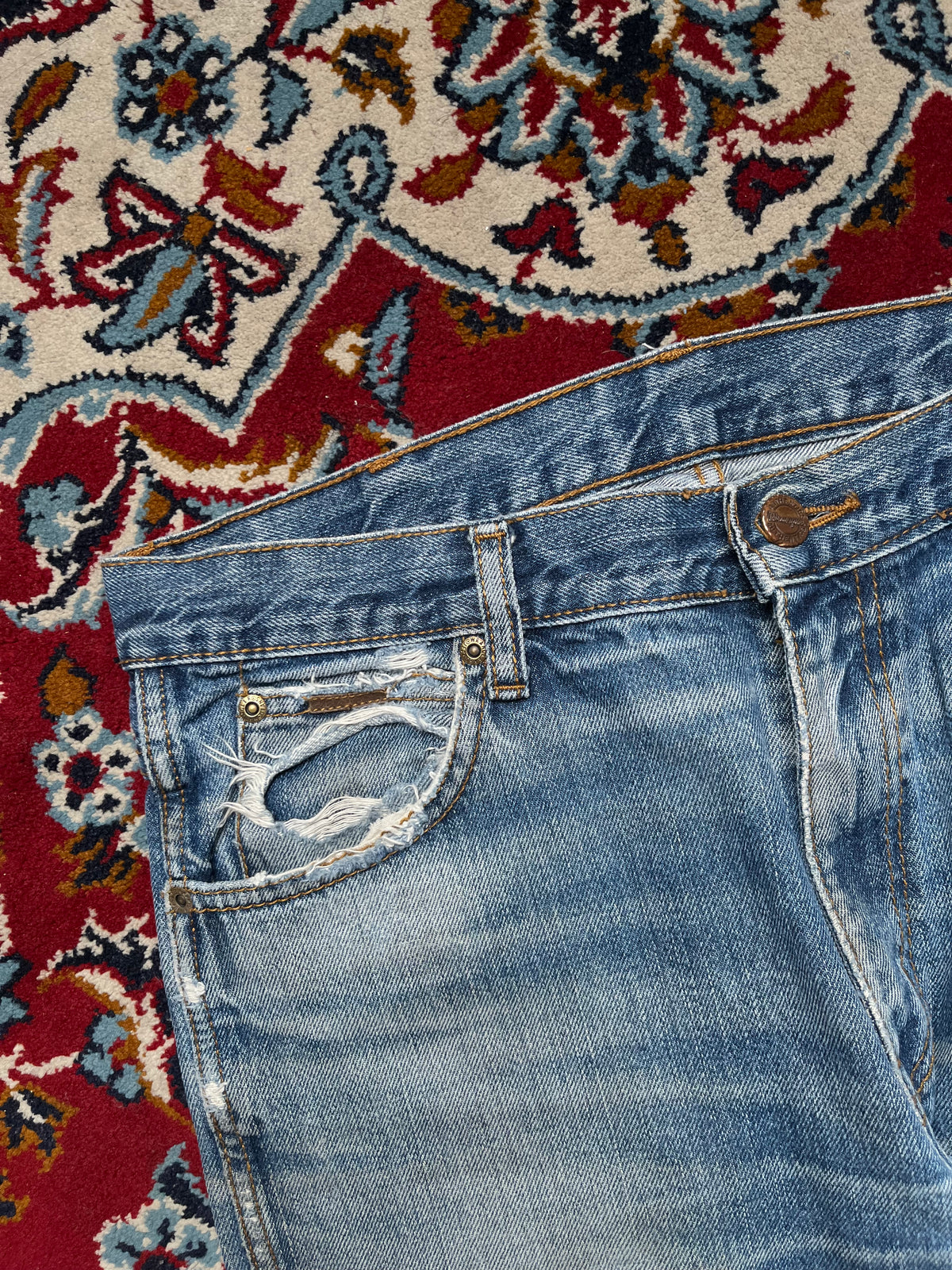 Vintage Wrangler Distressed Light Washed Straight Fit Jeans - 32