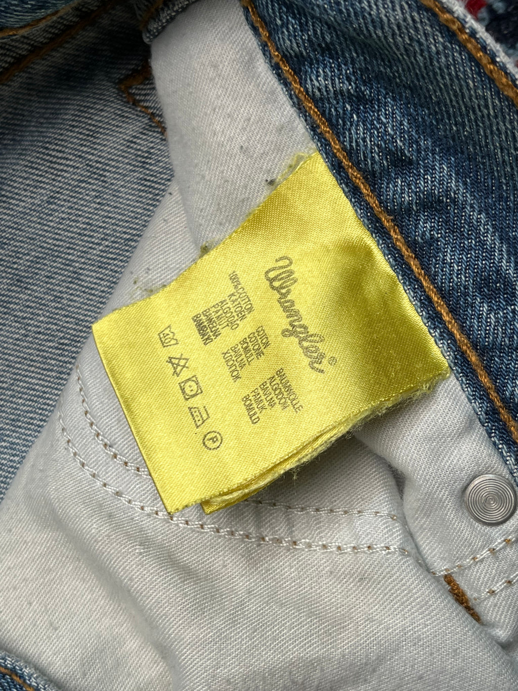 Vintage Wrangler Distressed Light Washed Straight Fit Jeans - 32