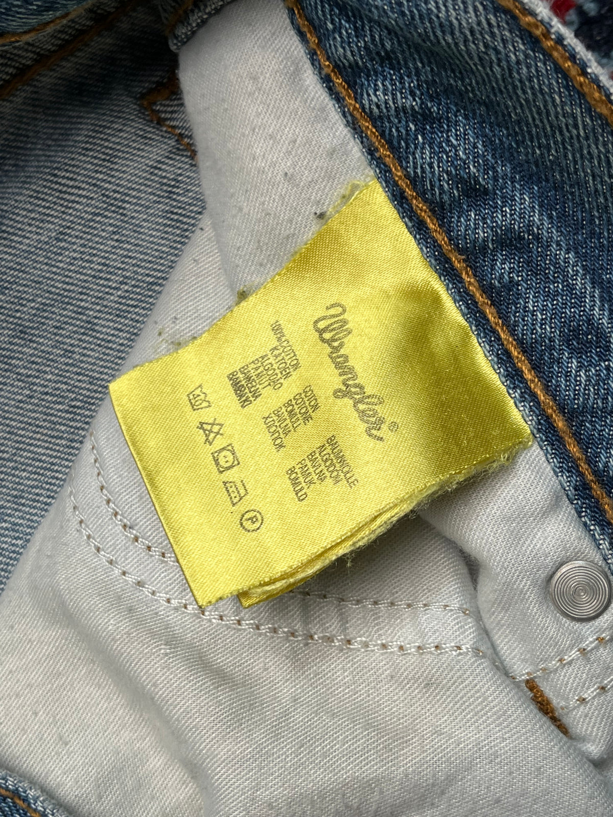Vintage Wrangler Distressed Light Washed Straight Fit Jeans - 32