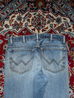 Vintage Wrangler Distressed Light Washed Straight Fit Jeans - 32