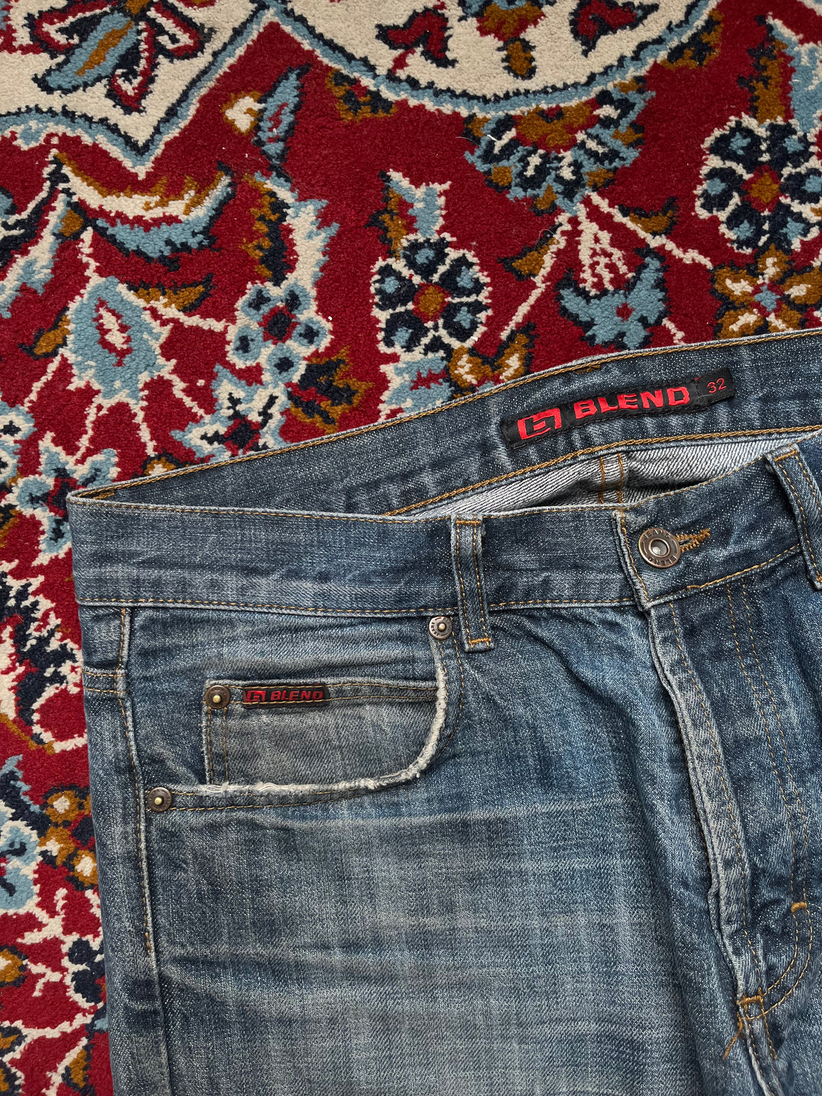 Vintage Blend Distressed Washed Bootcut Jeans - 34