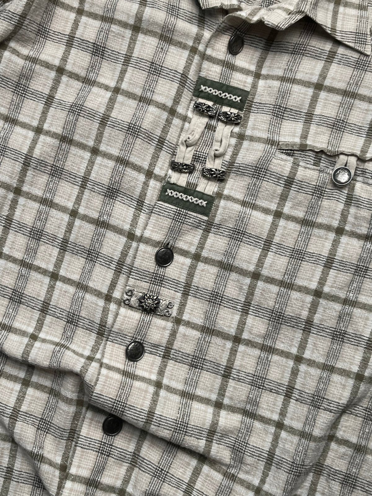Vintage Landhaus C&A Trachten Plaid Bavarian Oktoberfest Metal Button Down Shirt - L