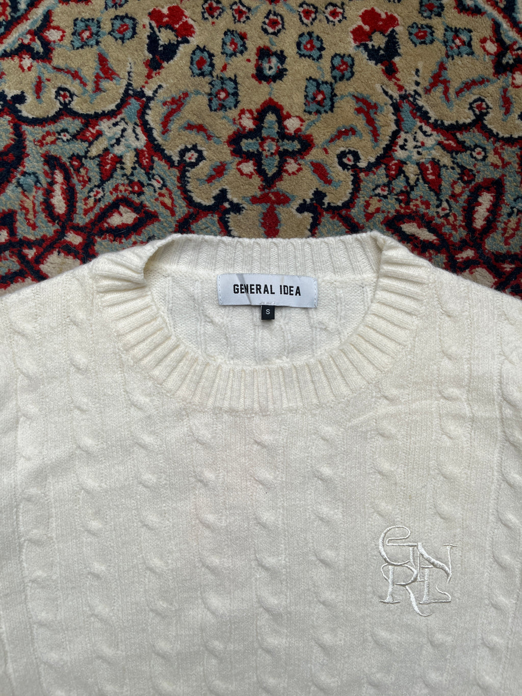 GENERAL IDEA Off-White Cable Knit Crewneck Sweater - M