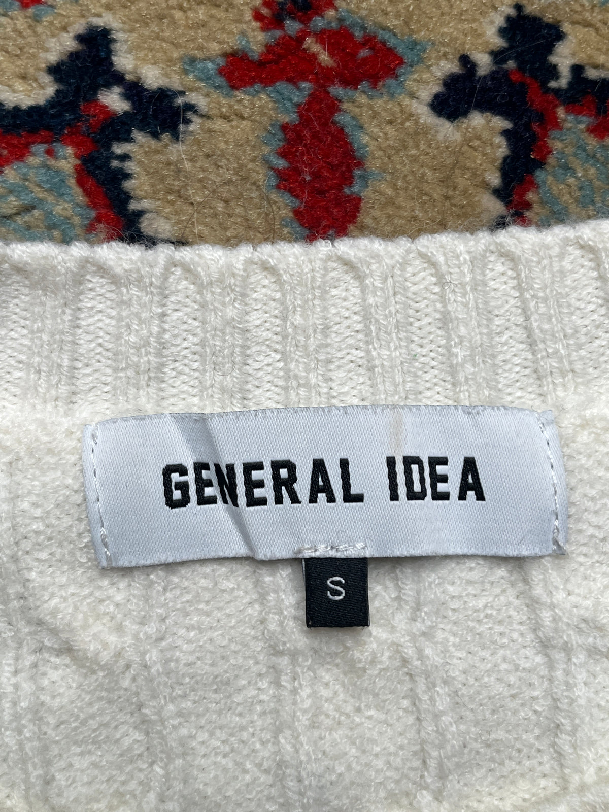 GENERAL IDEA Off-White Cable Knit Crewneck Sweater - M