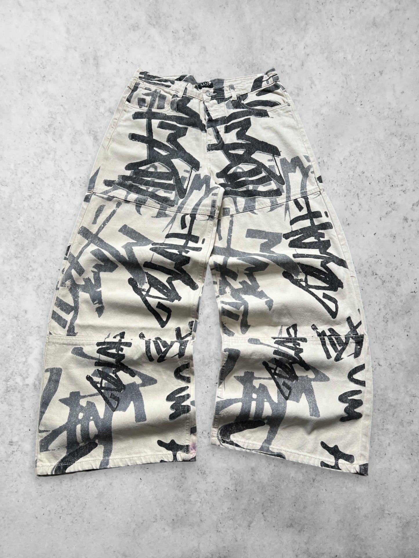 BOOHOOMAN BEIGE ARTWORK JEANS