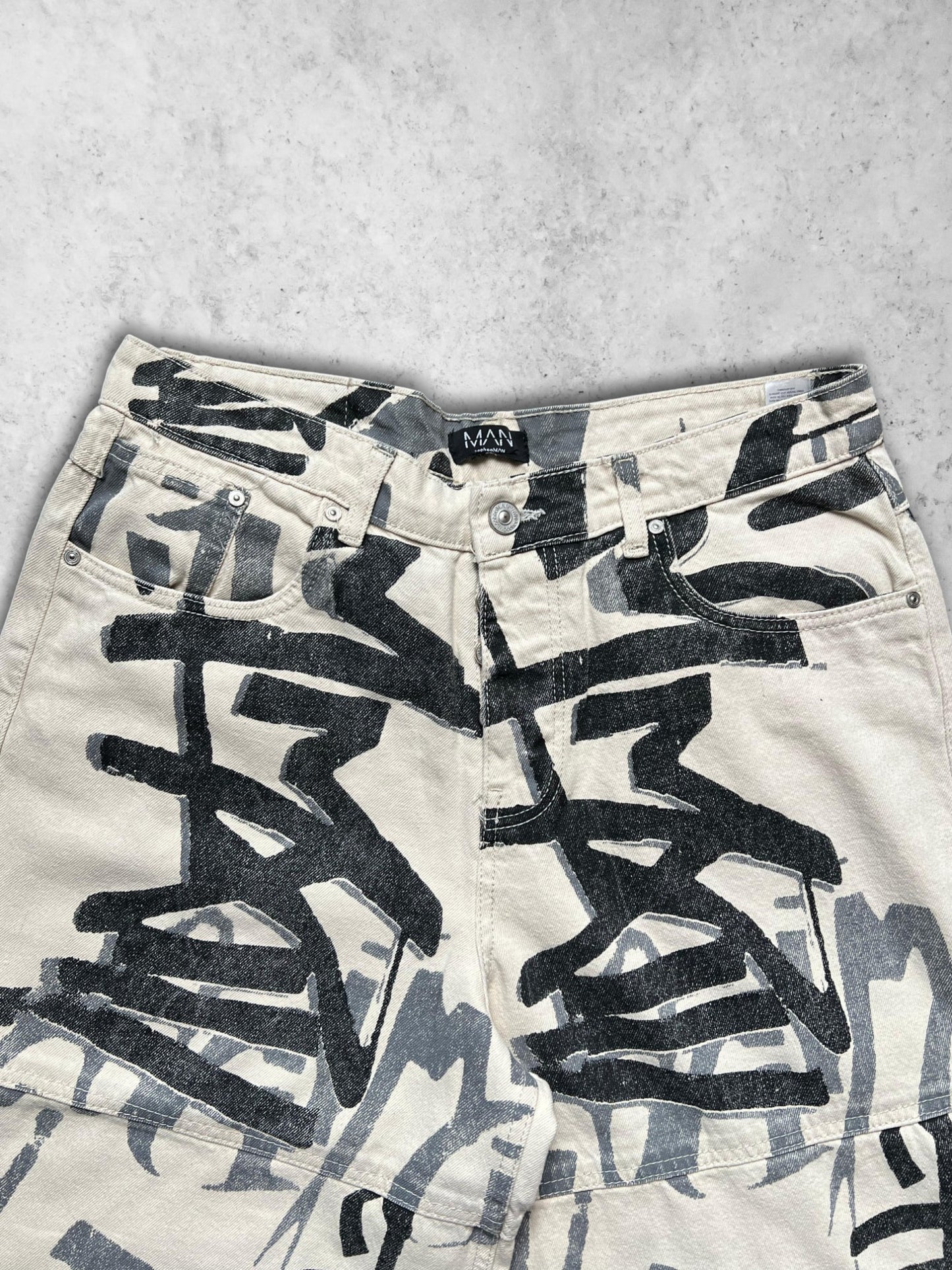 BOOHOOMAN BEIGE ARTWORK JEANS