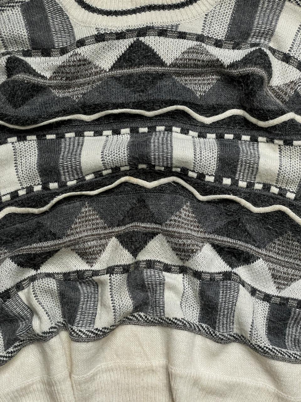 VINTAGE KNITTED RELAXED TEXTURED SWEATER