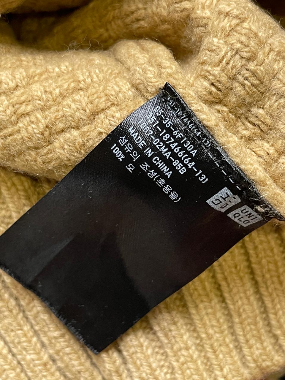 Uniqlo KNITTED RELAXED FIT SWEATER