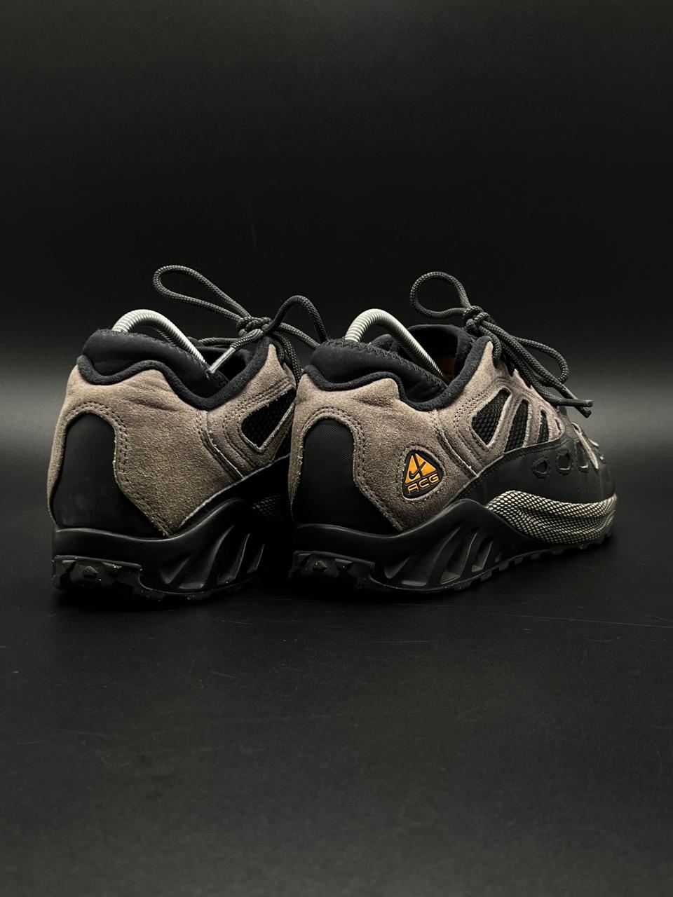 Nike ACG Air Explore id Light Graphite/Canyon Gold/Black