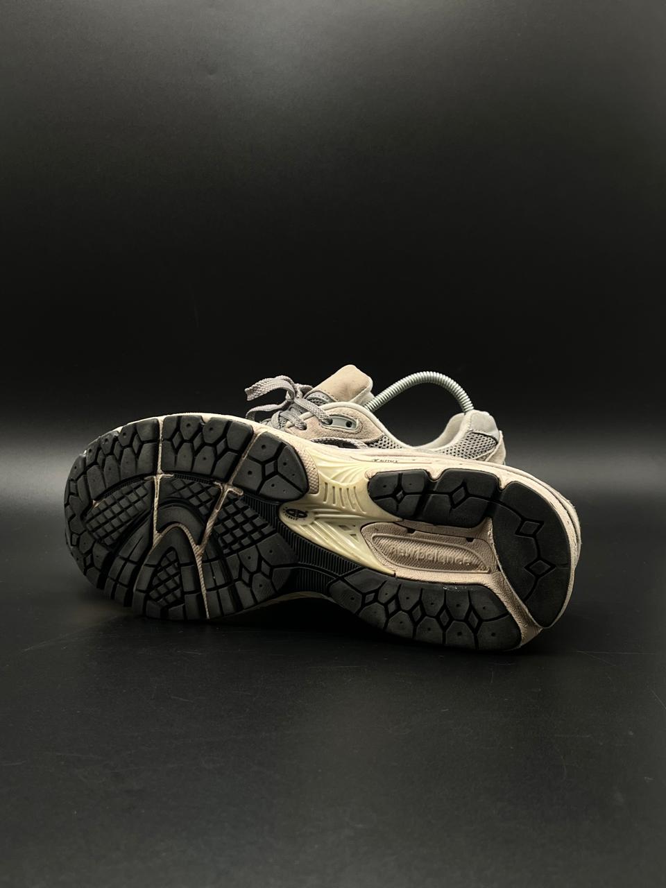 New Balance 2002R light gray-marblehead