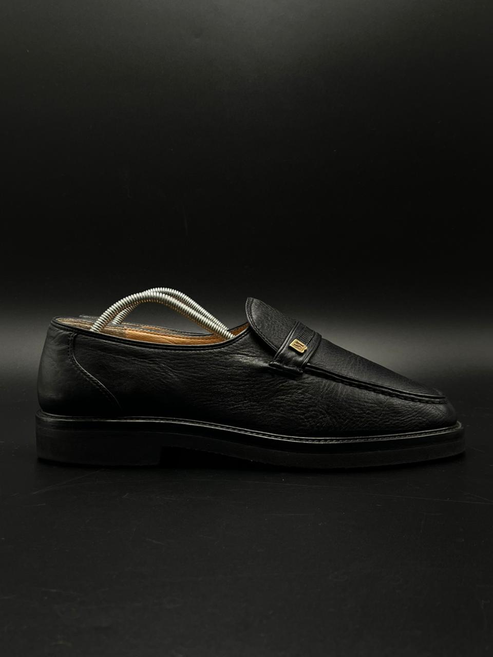 VINTAGE BLACK LEATHER LOAFERS