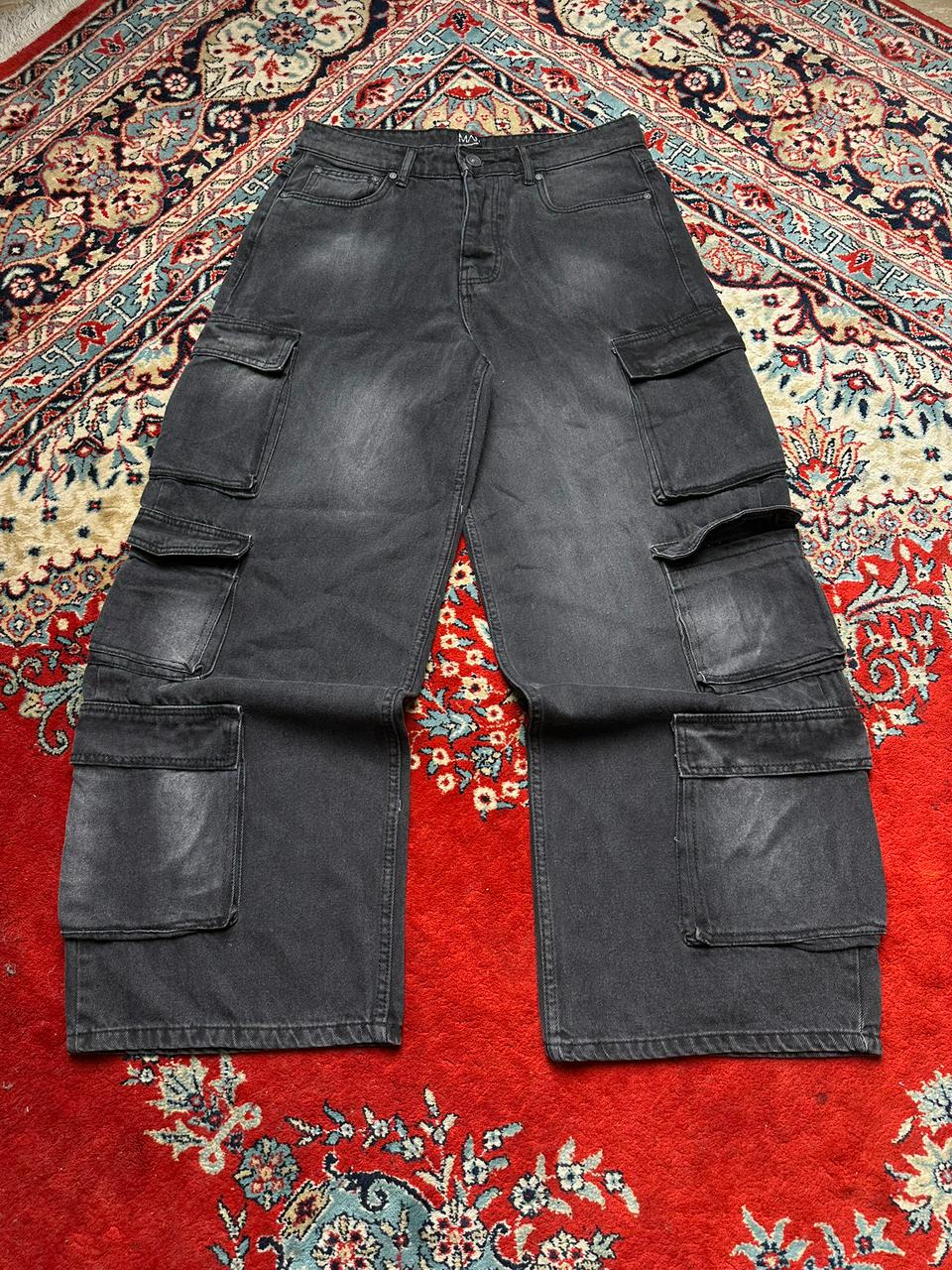 BOOHOO MAN WASHED GREY CARGO PANTS - 32