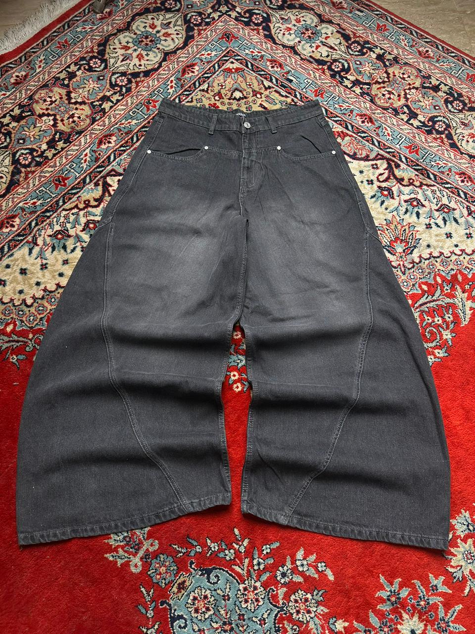 BOOHOO MAN WASHED DARK GREY BAGGY PANTS