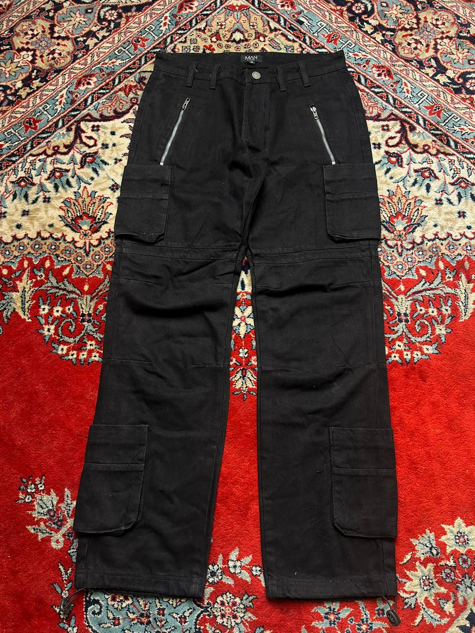 BOOHOO MAN BLACK CARGO PANTS