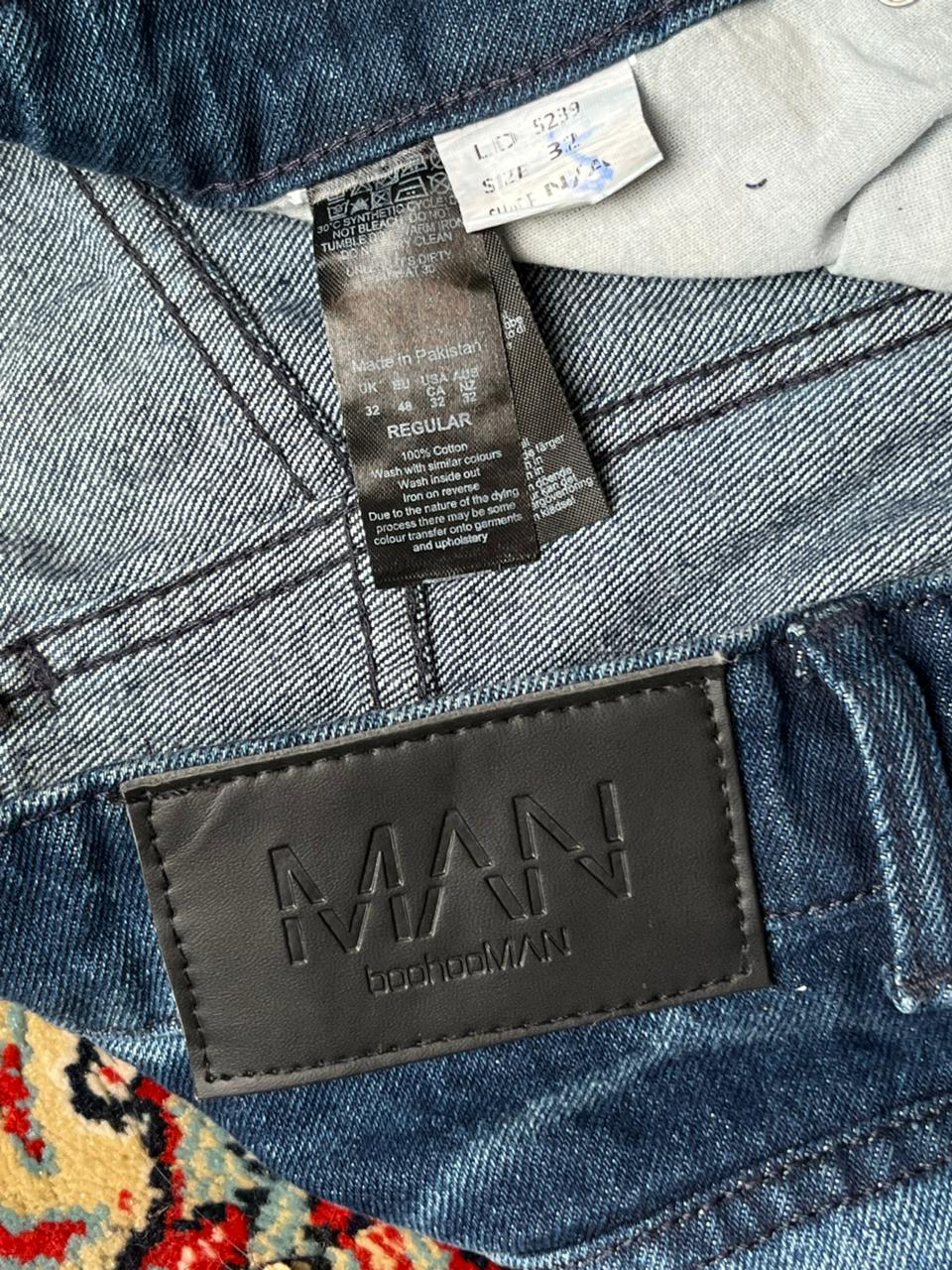 boohooMAN Straight Blue Jeans Graphic Patch Cross Embroidered