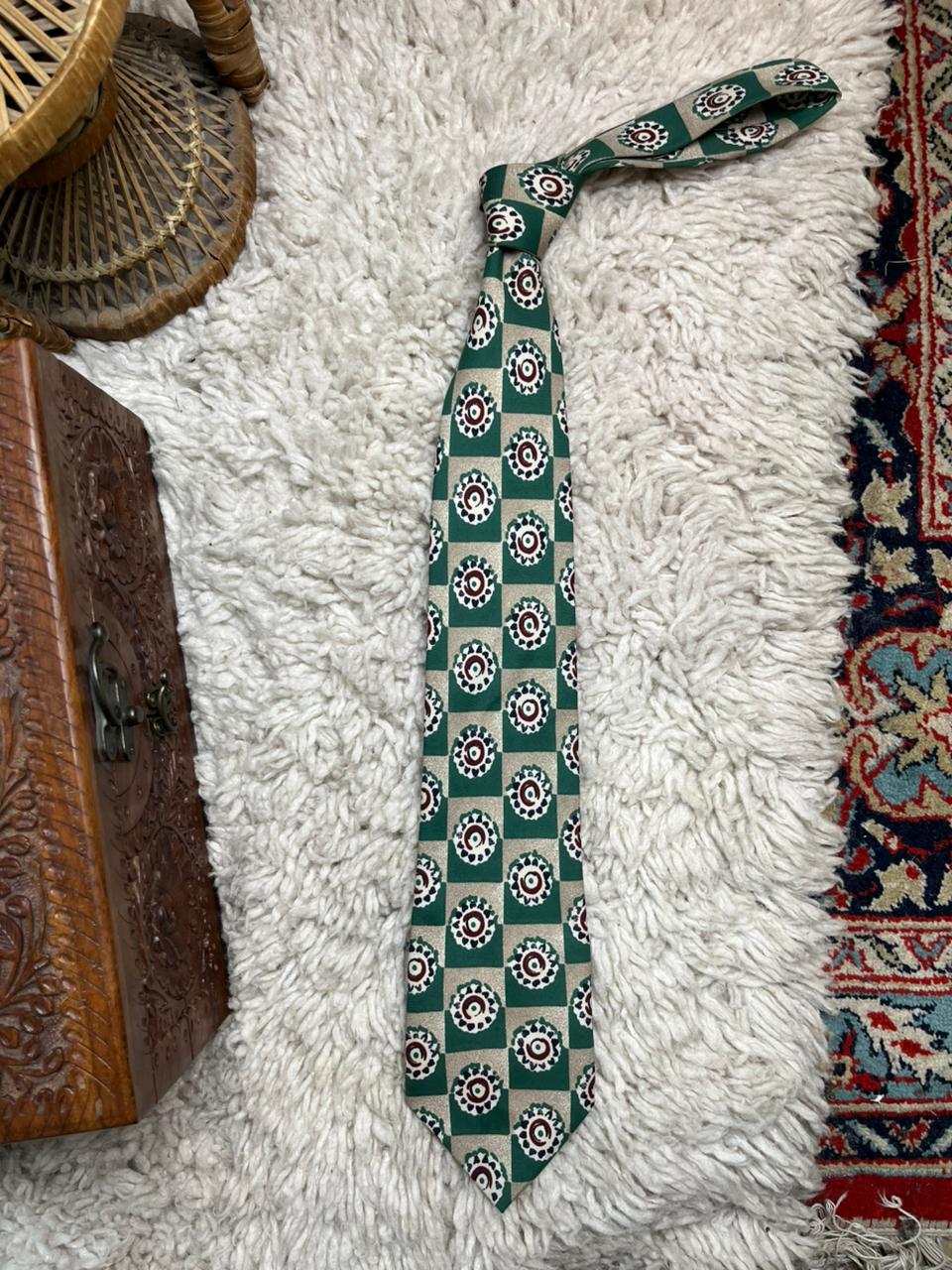 Favourite London Mens Tie Green Geometric Medallion Pattern Silk Blend Retro