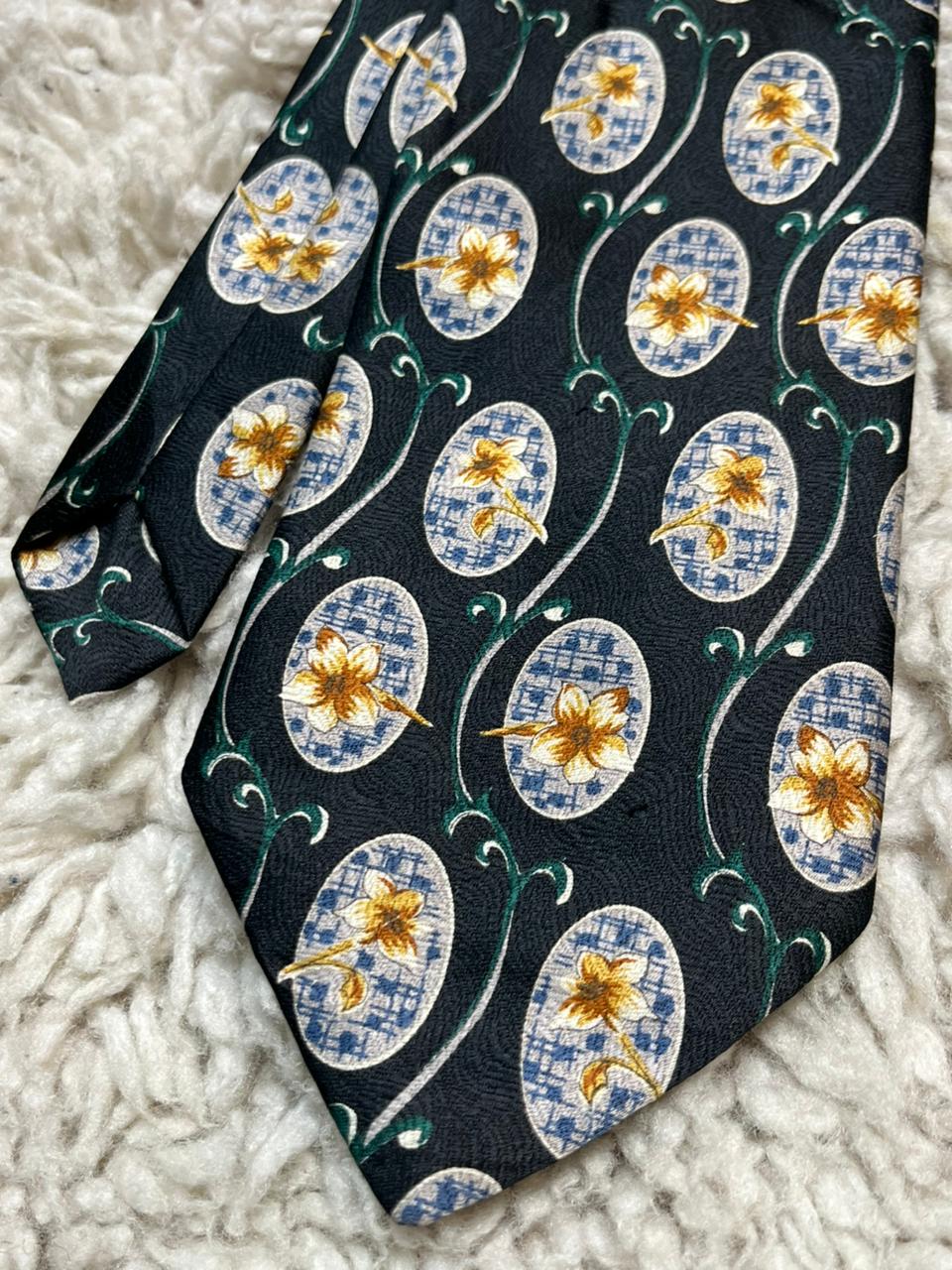 Roberto London Tie Mens Vintage Floral Medallion Black