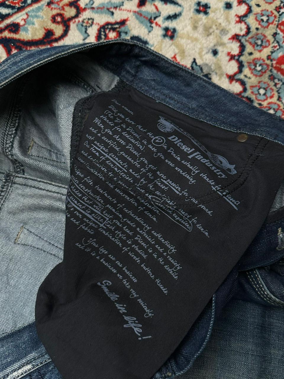 DIESEL BRAVEFORT(STRAIGHT-CARROT FIT) WASHED INDIGO SUPER STURDY DENIM PANTS