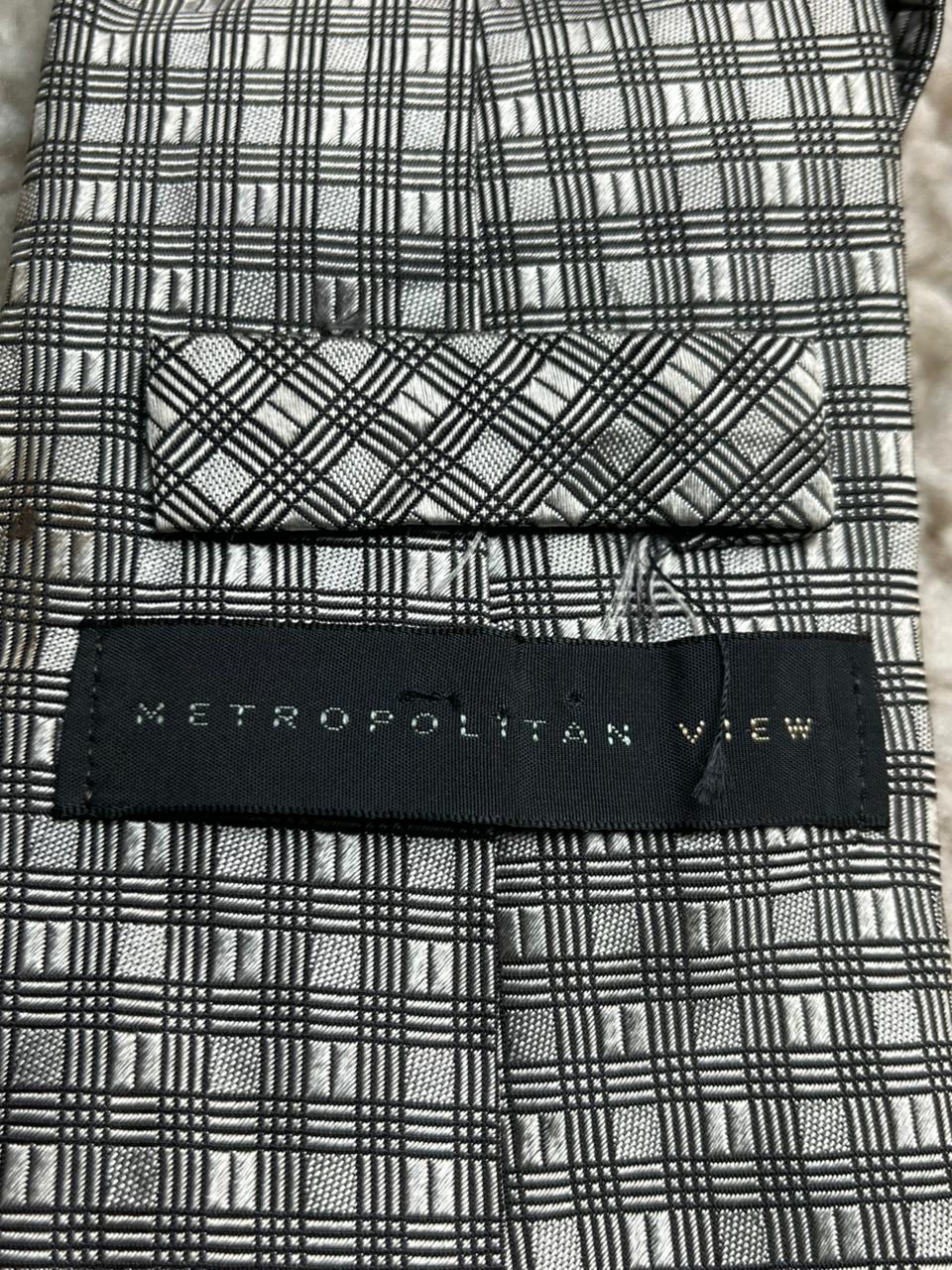 Metropolitan View Men's Silk Tie Silver Gray Plaid Check Pattern