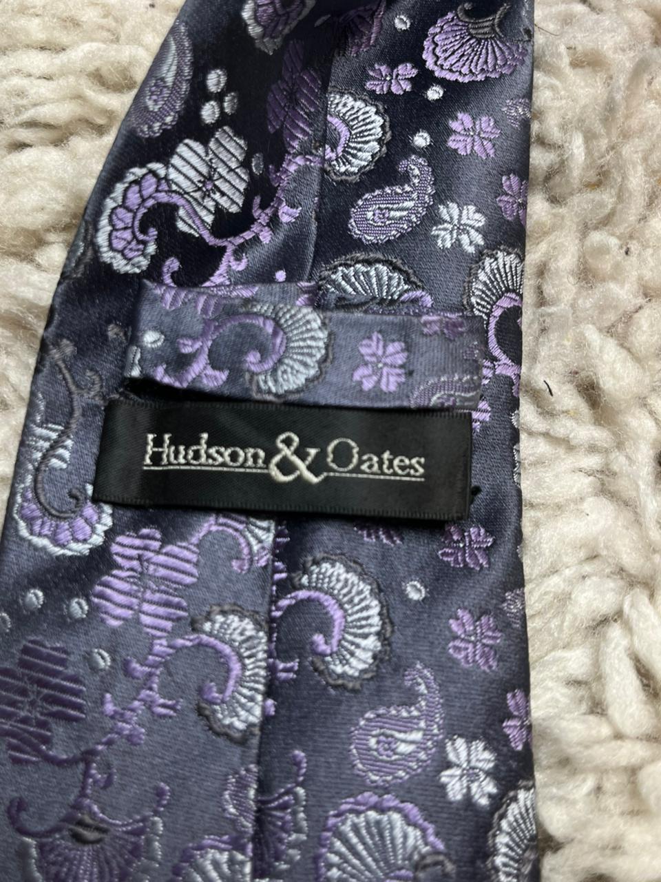 Hudson & Oates 100% Silk Tie Purple Lavender Paisley