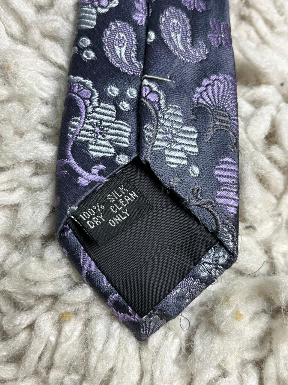 Hudson & Oates 100% Silk Tie Purple Lavender Paisley