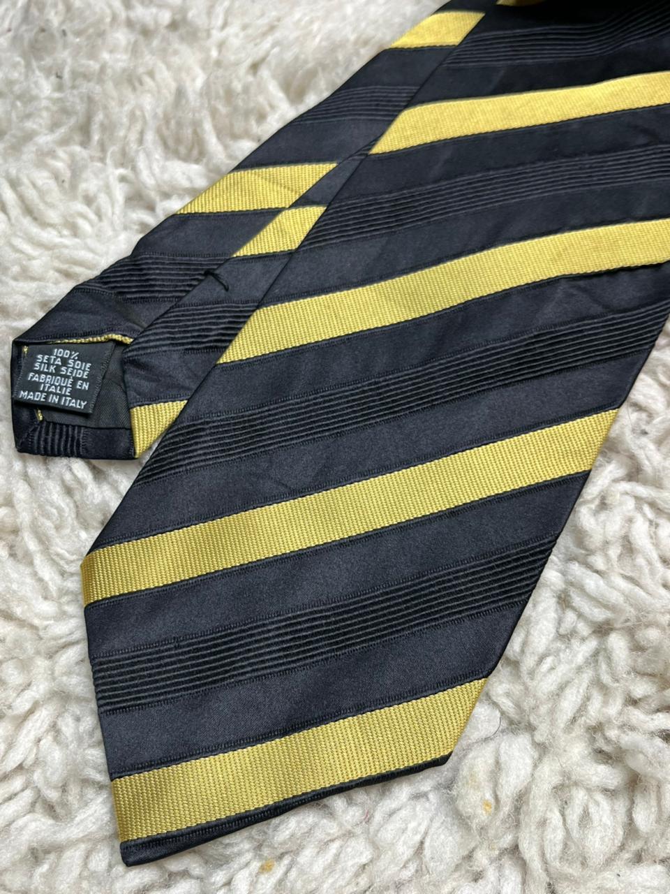 HUGO BOSS Mens Tie 100% Silk Black Gold Yellow Diagonal Stripe