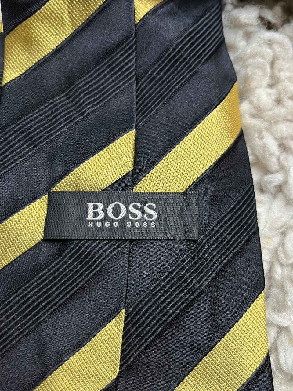 HUGO BOSS Mens Tie 100% Silk Black Gold Yellow Diagonal Stripe
