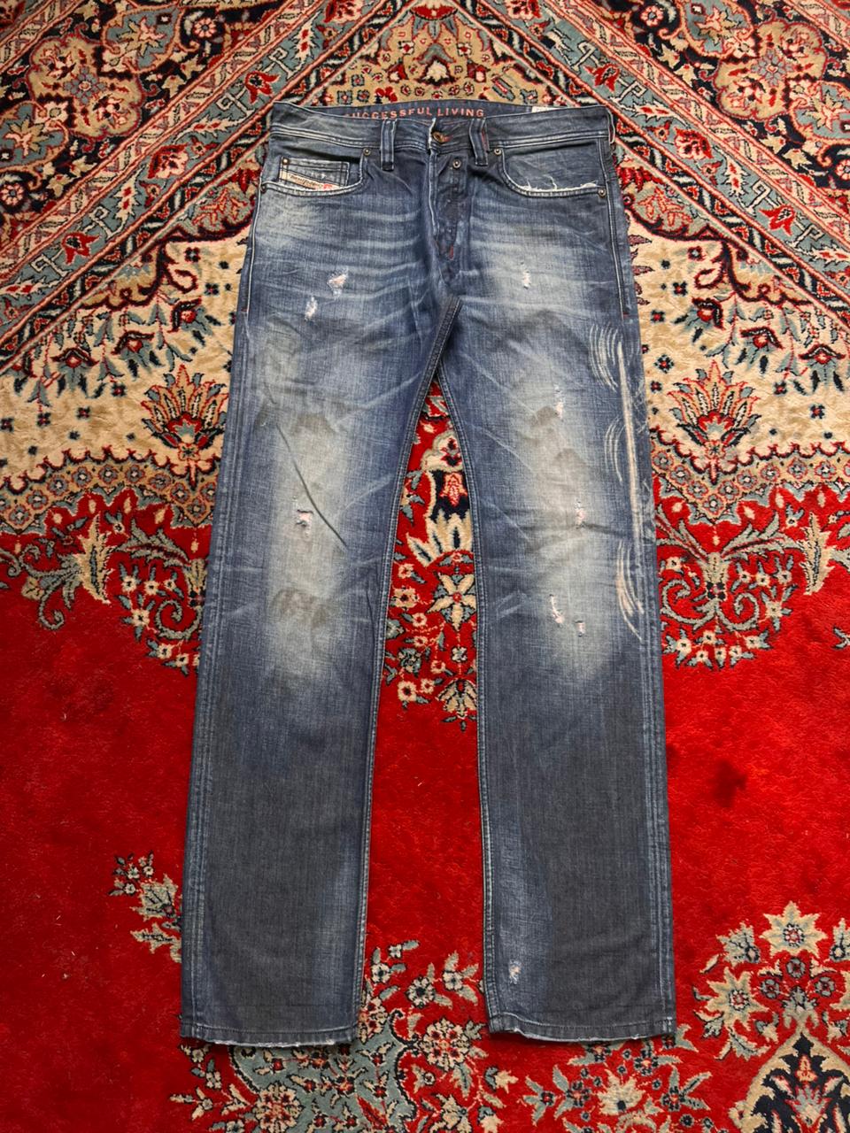 Diesel SAFADO(STRAIGHT FIT) Distressed WASHED BLUE JEANS