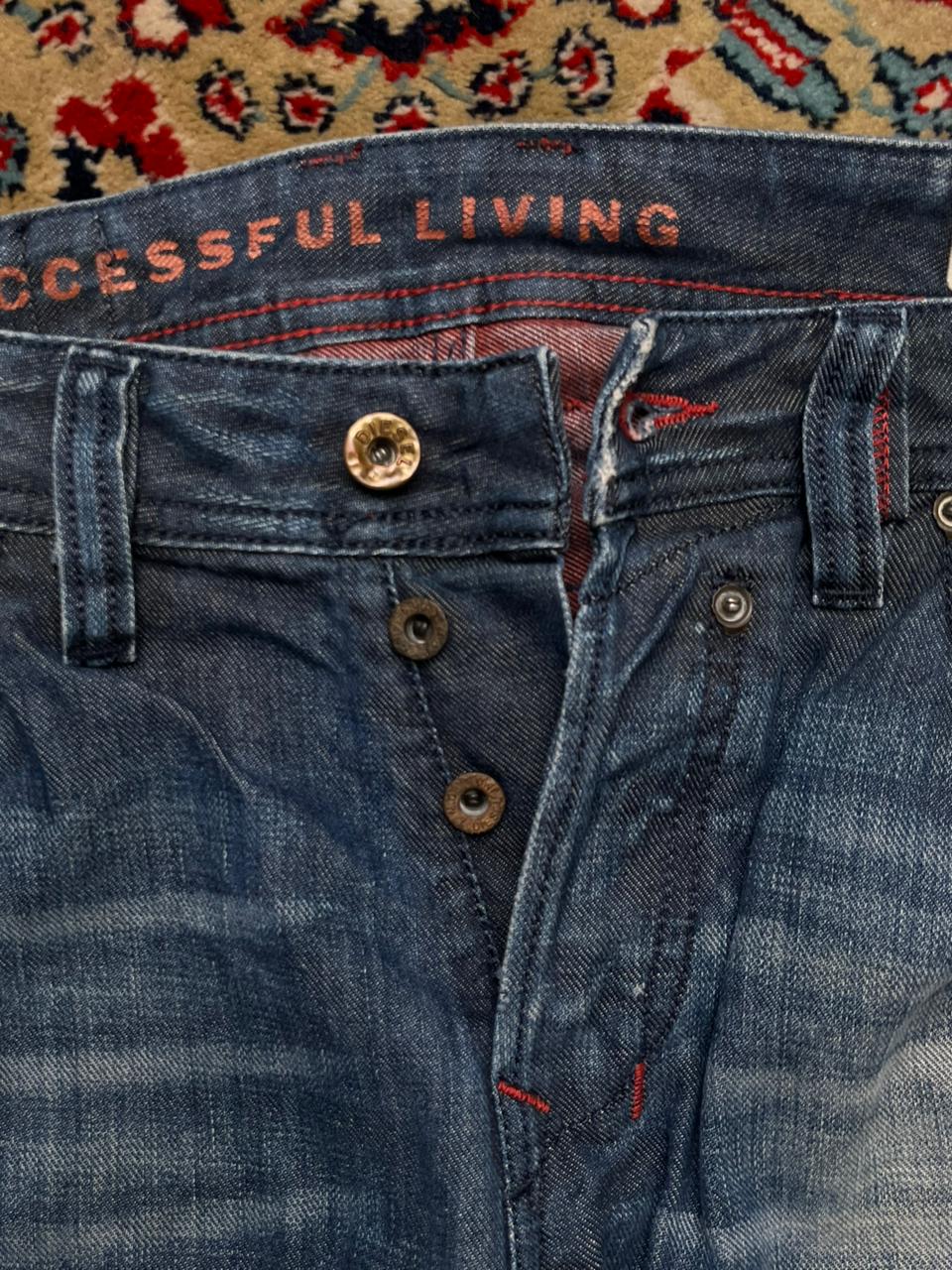 Diesel SAFADO(STRAIGHT FIT) Distressed WASHED BLUE JEANS