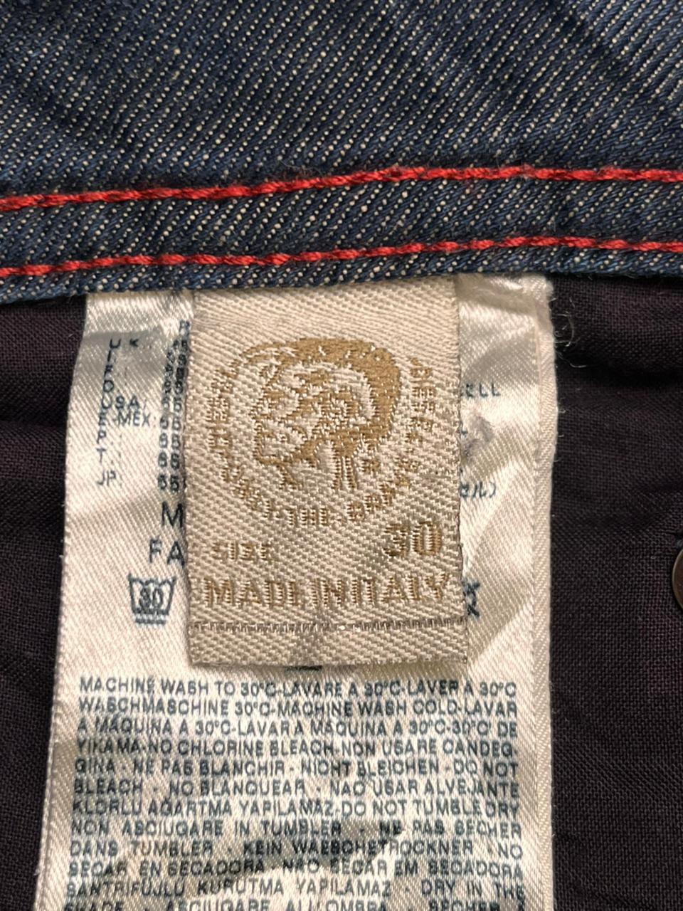 Diesel SAFADO(STRAIGHT FIT) Distressed WASHED BLUE JEANS