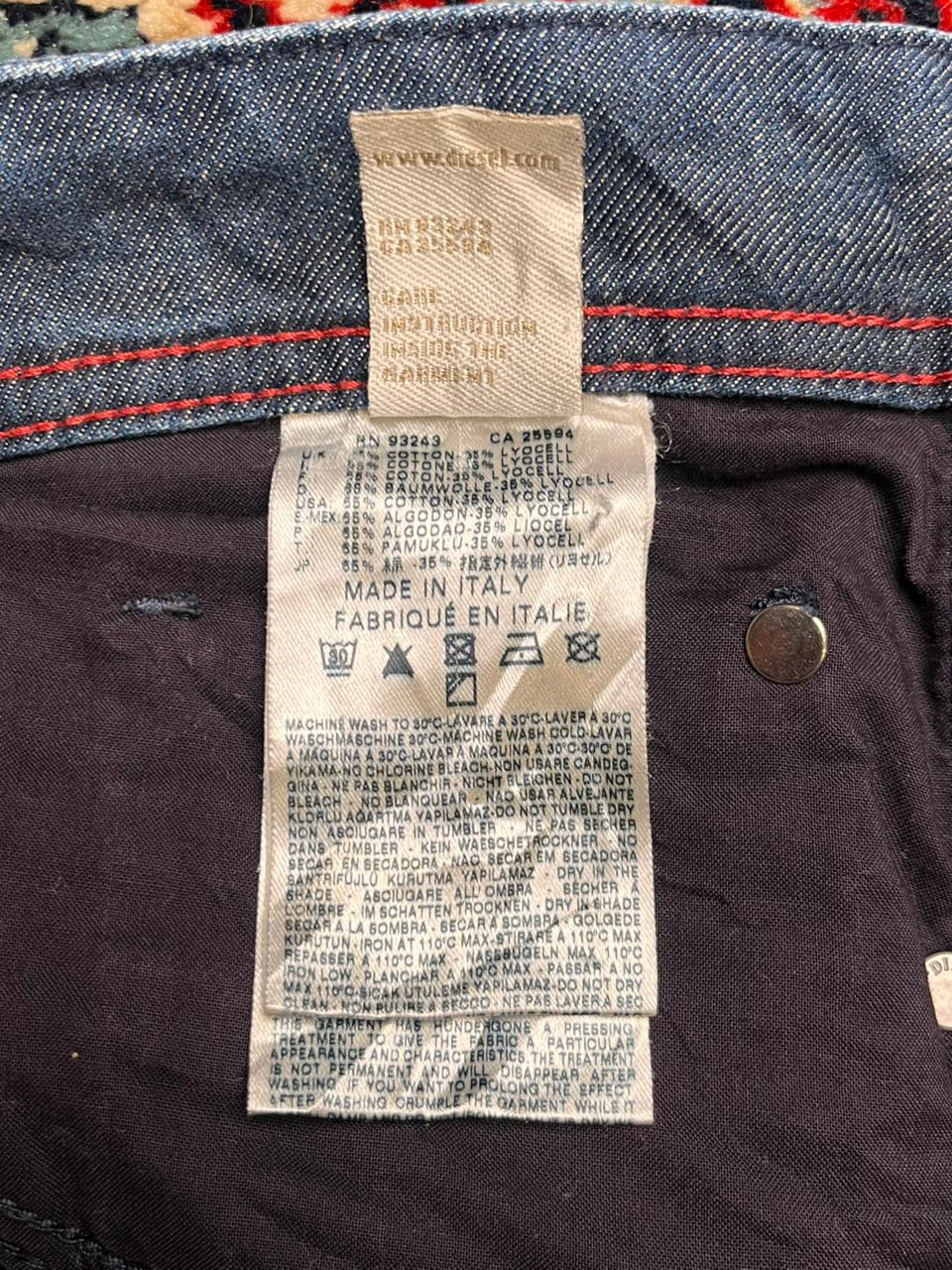 Diesel SAFADO(STRAIGHT FIT) Distressed WASHED BLUE JEANS