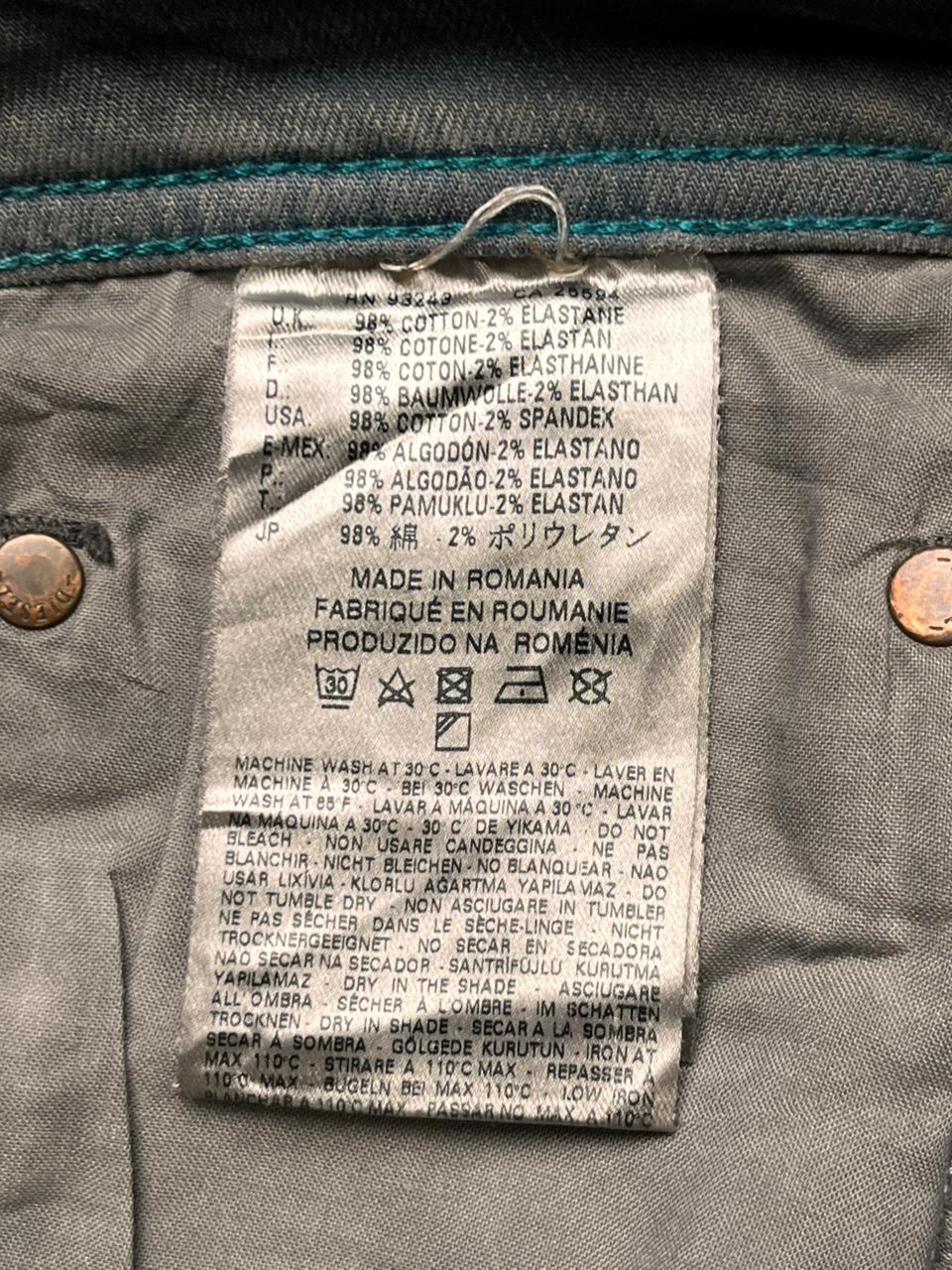 Diesel Braddom DIRTY GREY WASH SLIM-CARROT JEANS