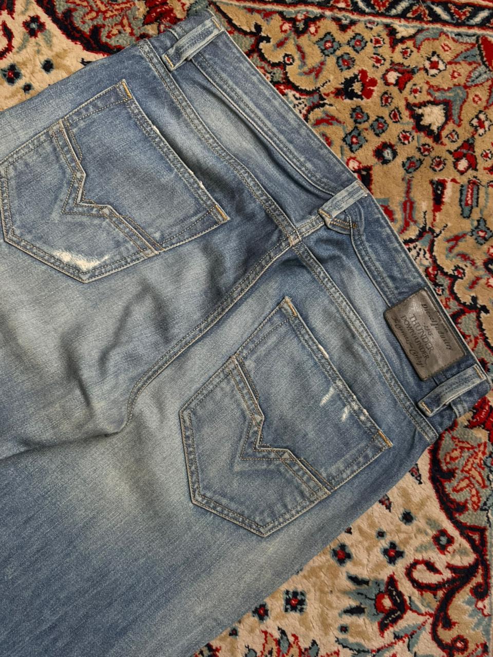 DIESEL Larkee(Regular-Tapered Fit) Distressed Jeans