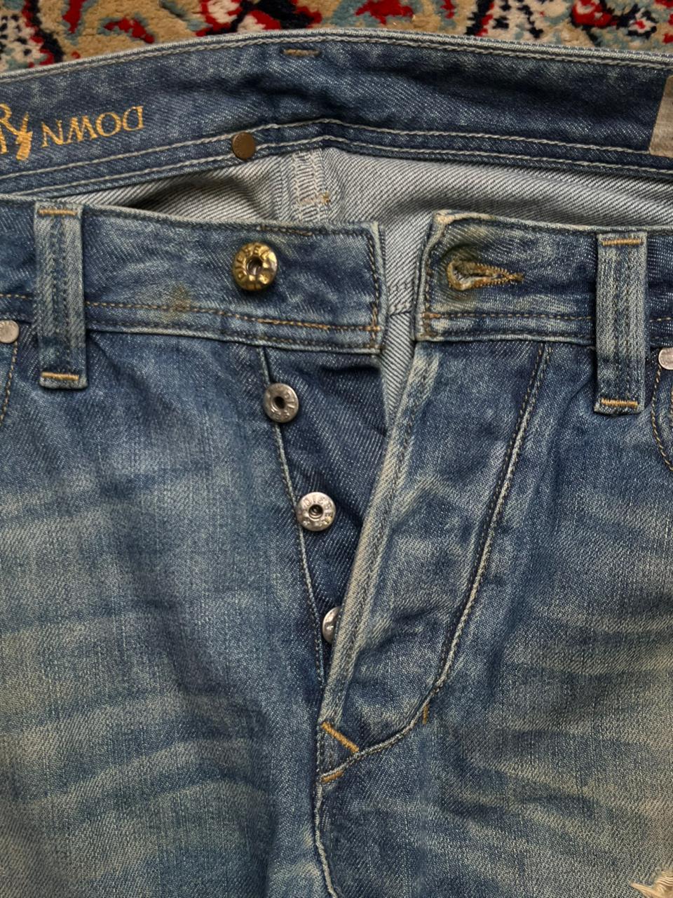 DIESEL Larkee(Regular-Tapered Fit) Distressed Jeans