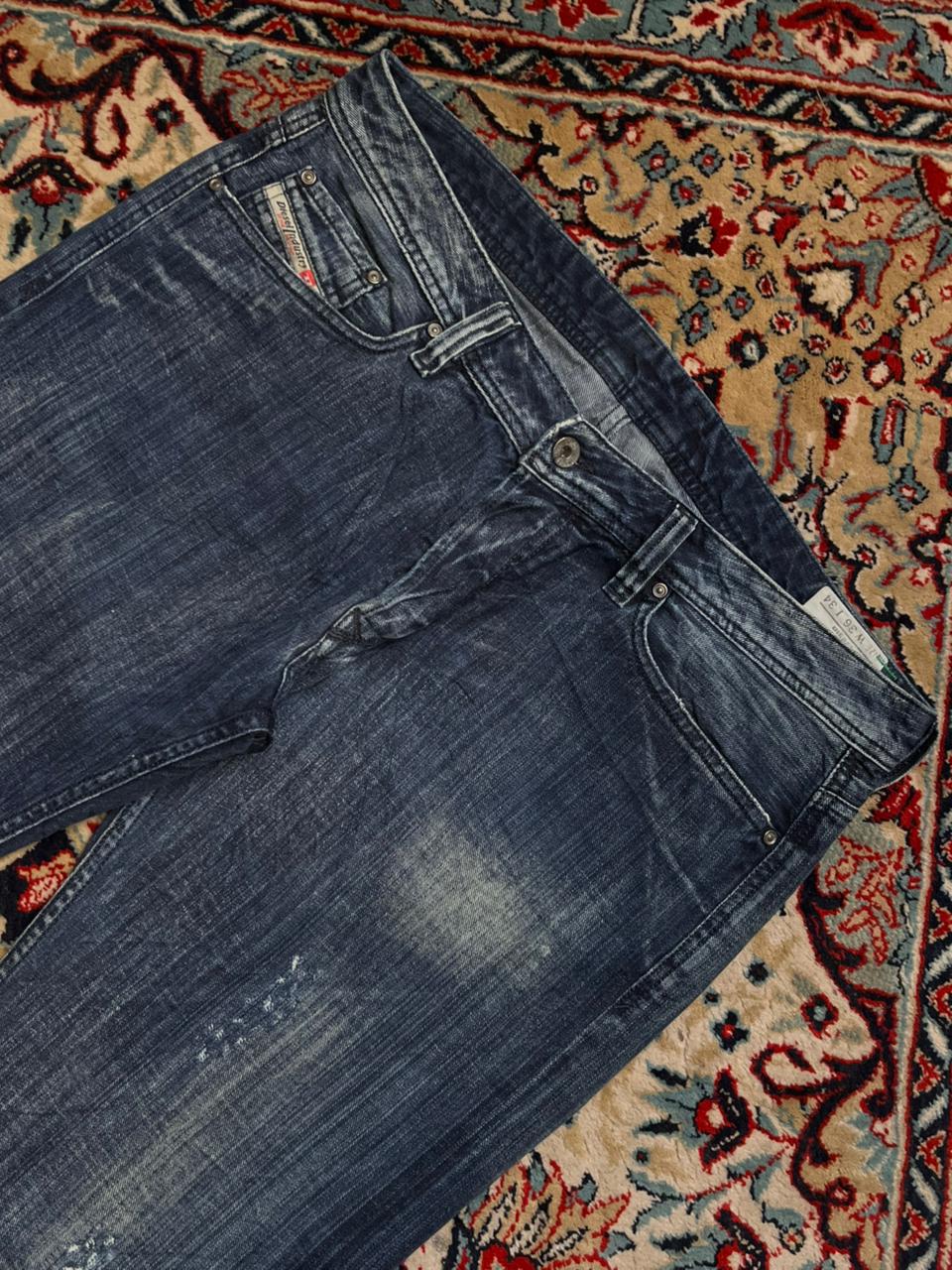 Diesel Viker(Straight Fit) Non Stretch Distressed Jeans