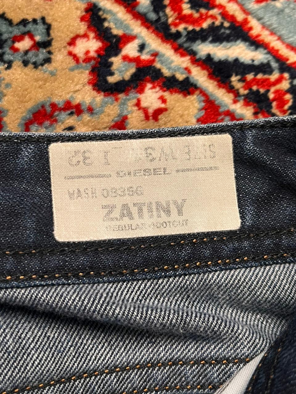 Diesel Zatiny(STRAIGHT-BOOTCUT Fit) Indigo Wash Jeans