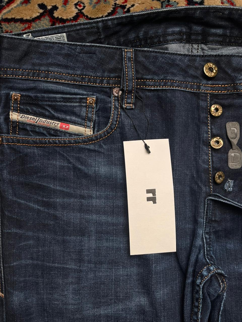 Diesel Zatiny(STRAIGHT-BOOTCUT Fit) Indigo Wash Jeans
