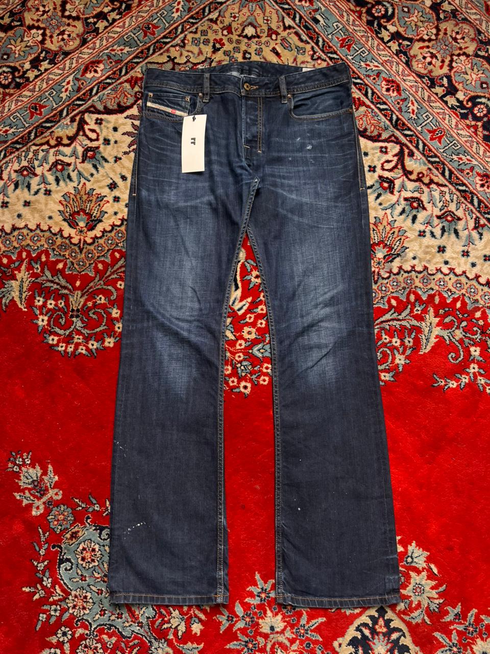 Diesel Zatiny(STRAIGHT-BOOTCUT Fit) Indigo Wash Jeans