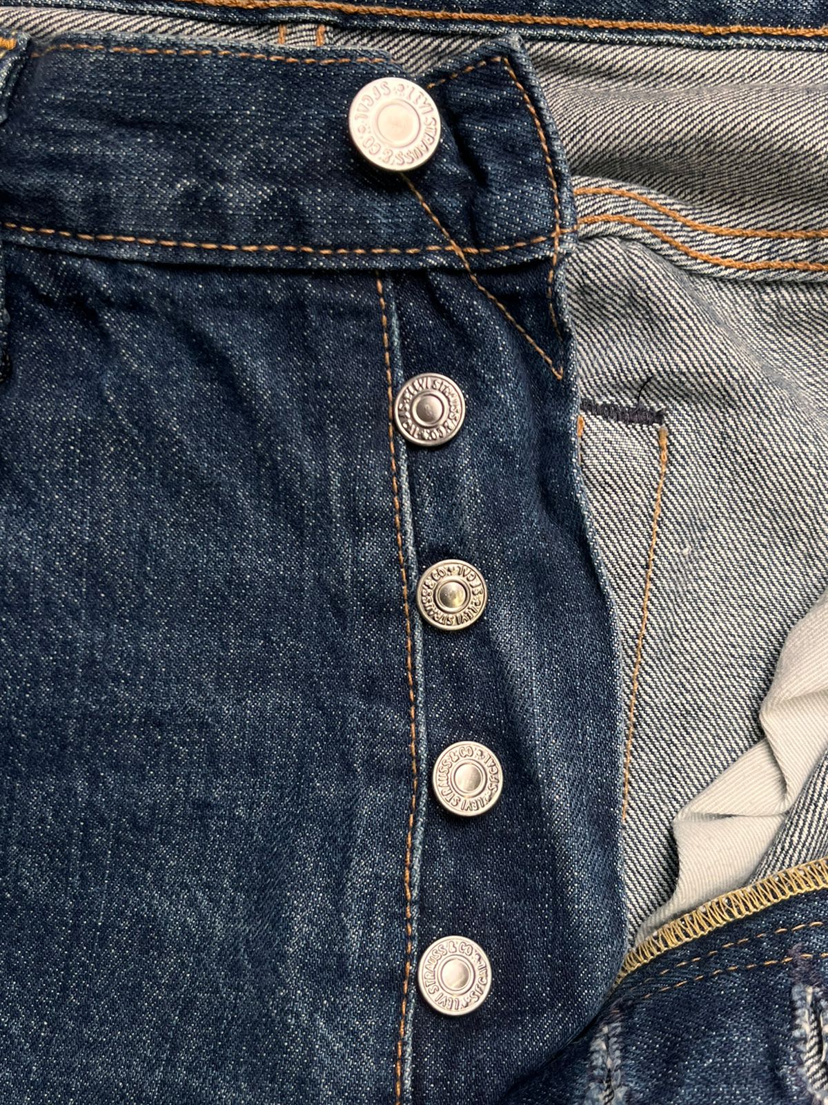 Levi’s 501 Premium Blue Straight FIT Jeans