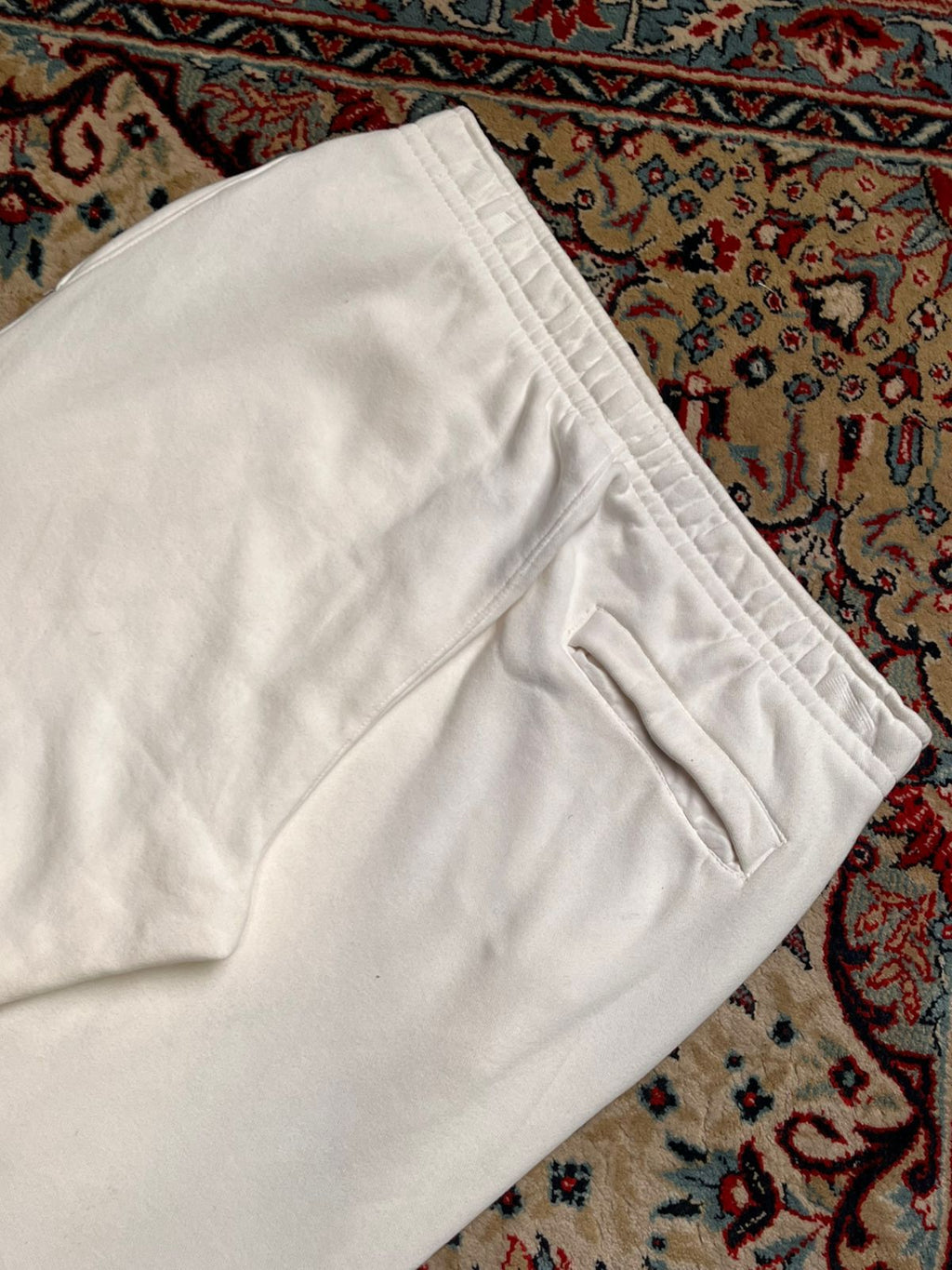 Nike Sportswear Relaxed Fit Cuffed Sweatpants