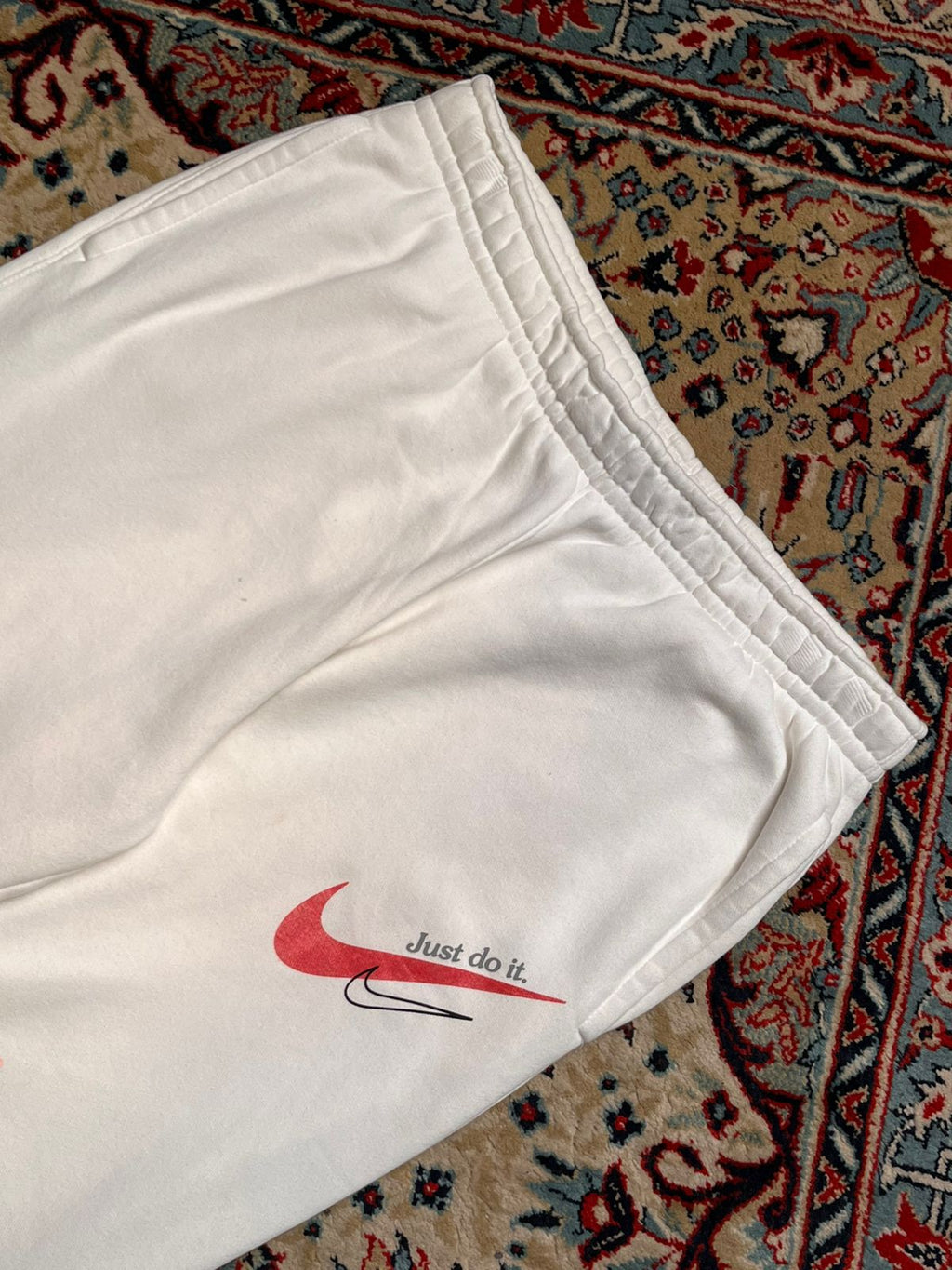 Nike Sportswear Relaxed Fit Cuffed Sweatpants