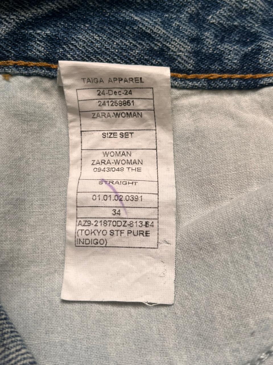 Zara High Waisted Relaxed Fit Jeans