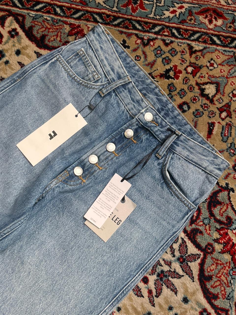 Zara High Waisted Relaxed Fit Jeans