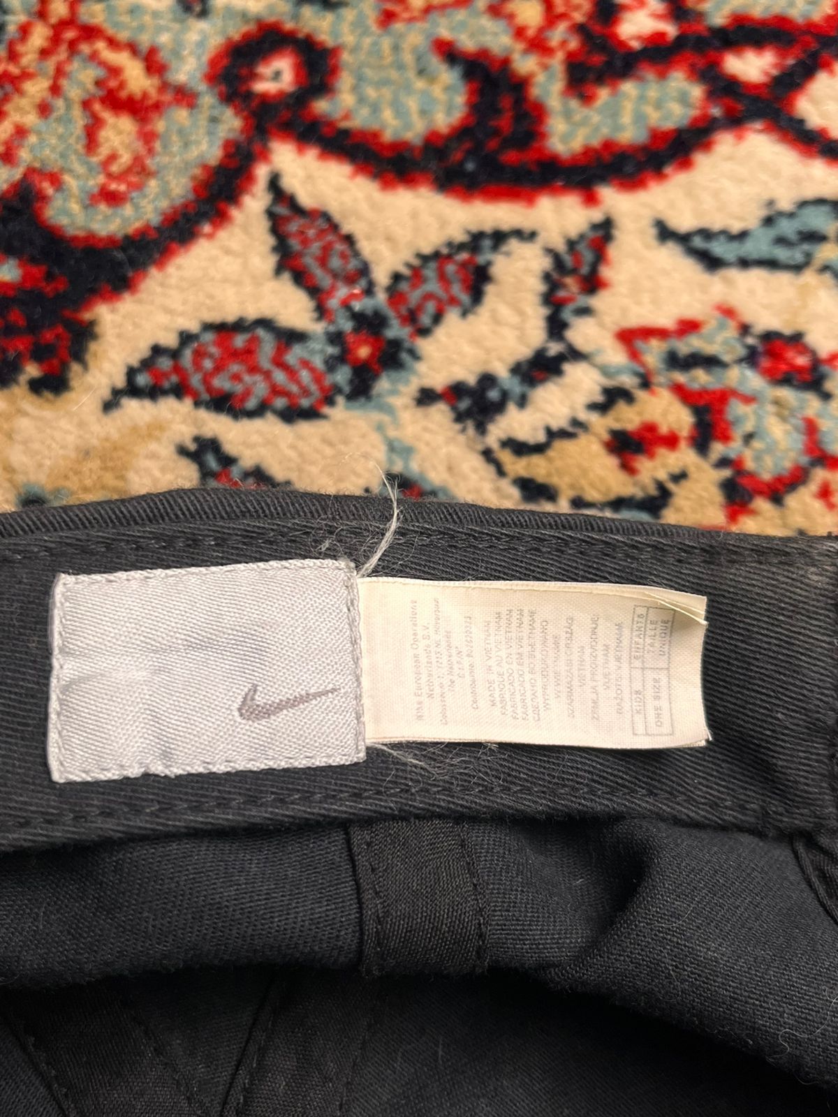 Nike Heritage 86 Black Silver Swoosh Logo Baseball Cap