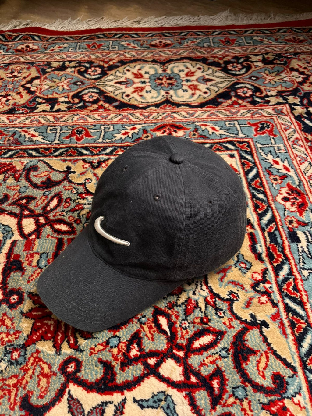 Nike Heritage 86 Black Silver Swoosh Logo Baseball Cap