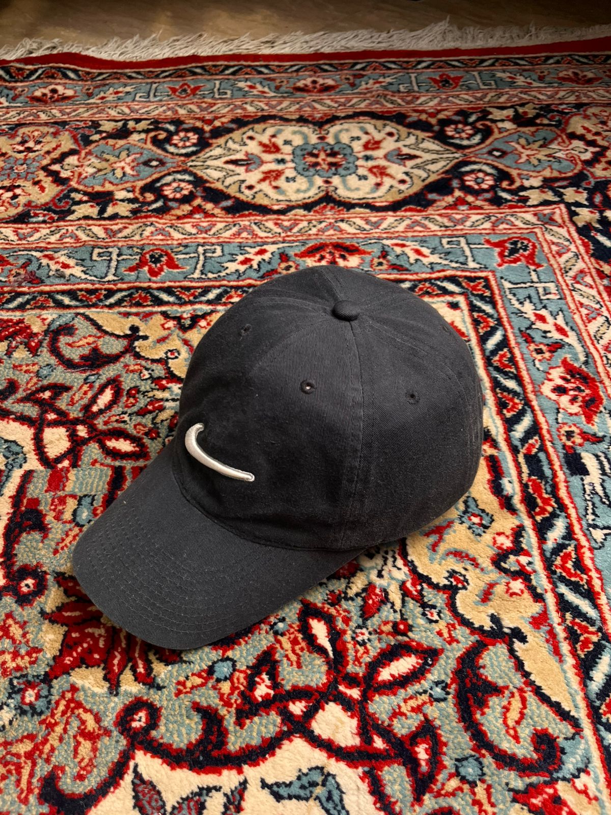 Nike Heritage 86 Black Silver Swoosh Logo Baseball Cap