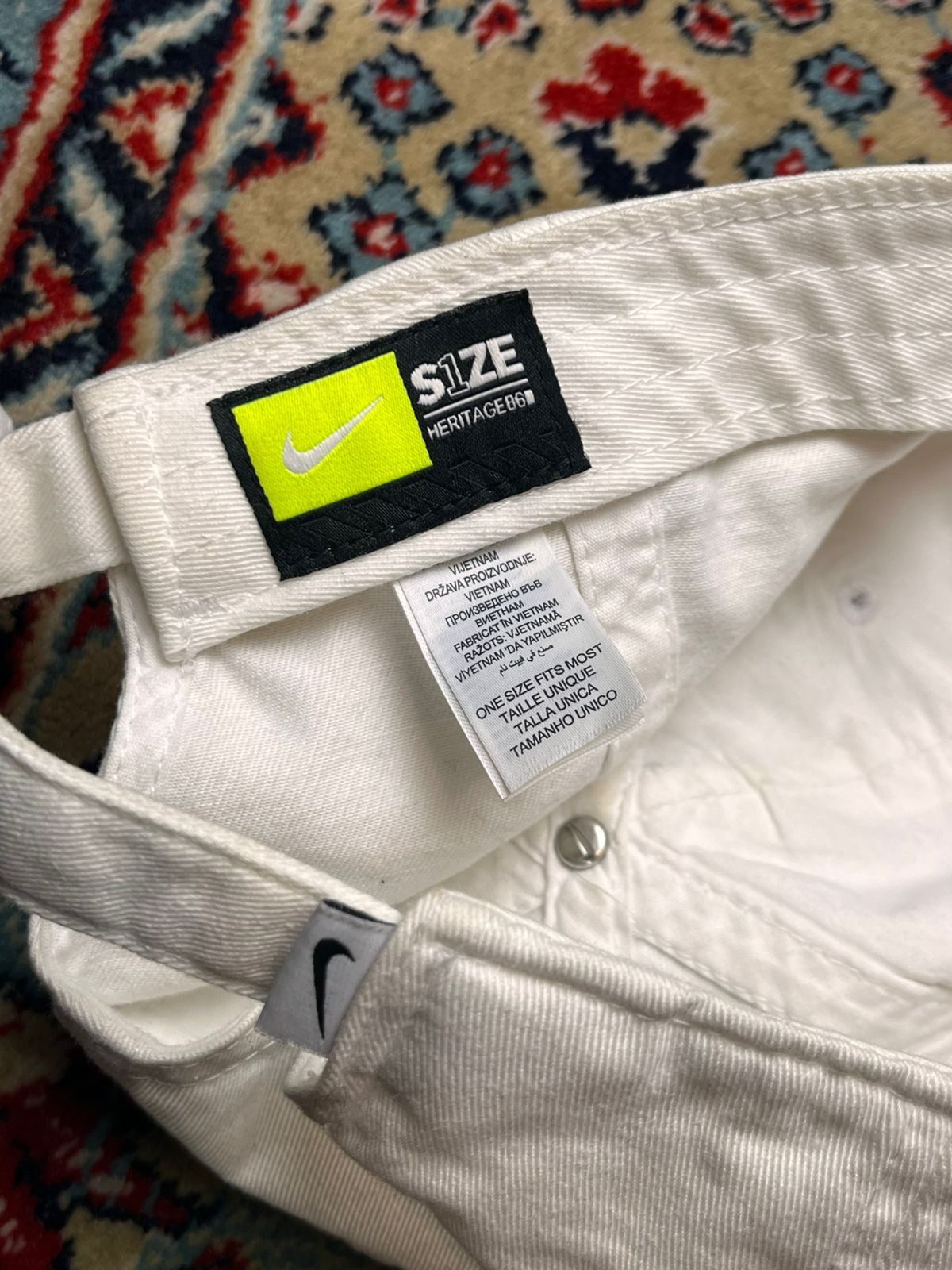 Nike Heritage 86 Swoosh Logo Cap