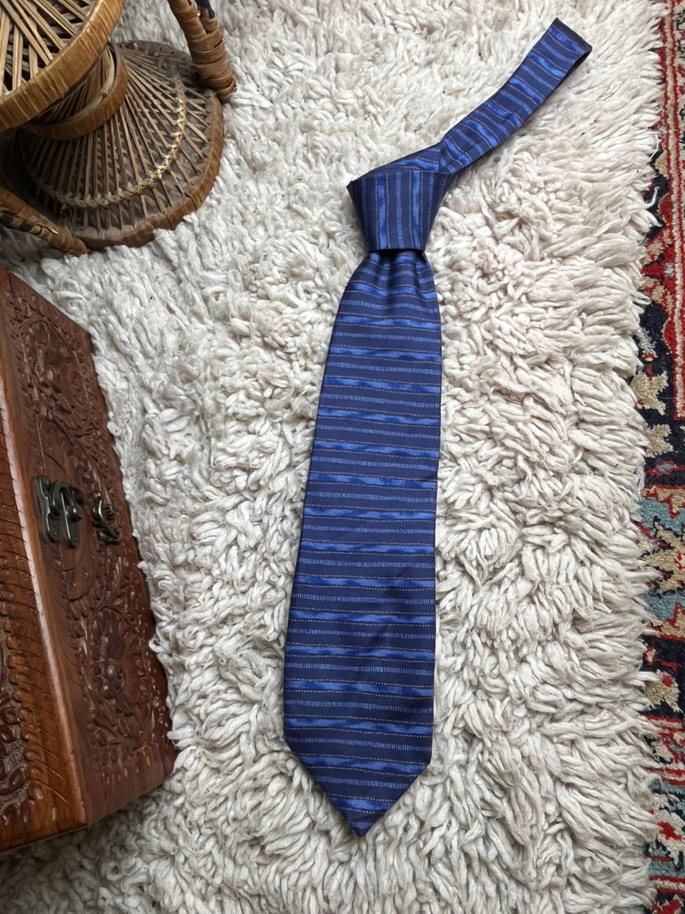 St Bernard Blue Navy Horizontal Textured Stripe Dotted Silk tie
