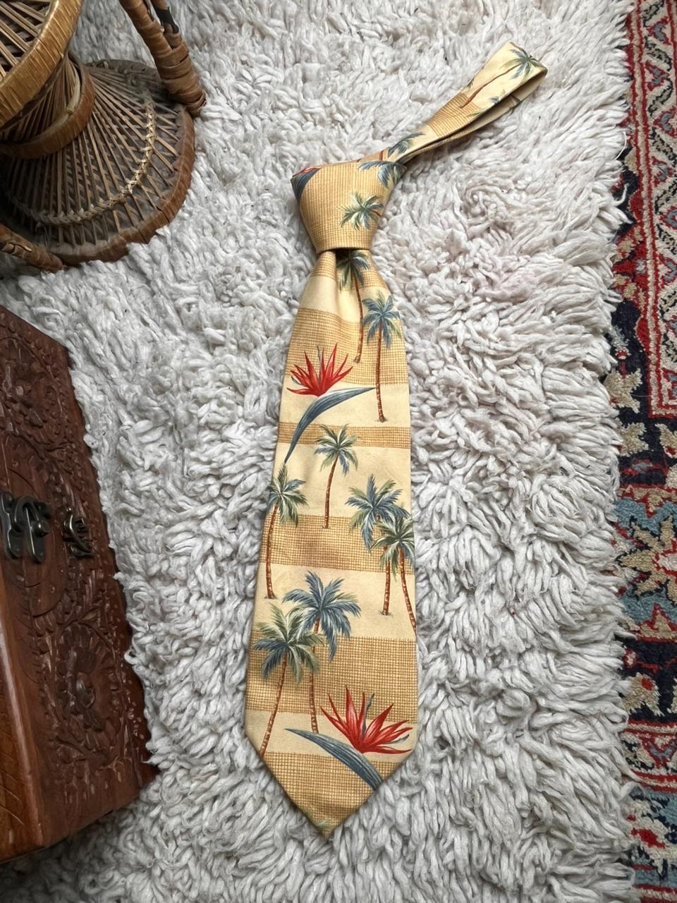 Tommy Bahama Yellow Tropical Palm Tree Bird of Paradise Handmade Silk Mens Tie